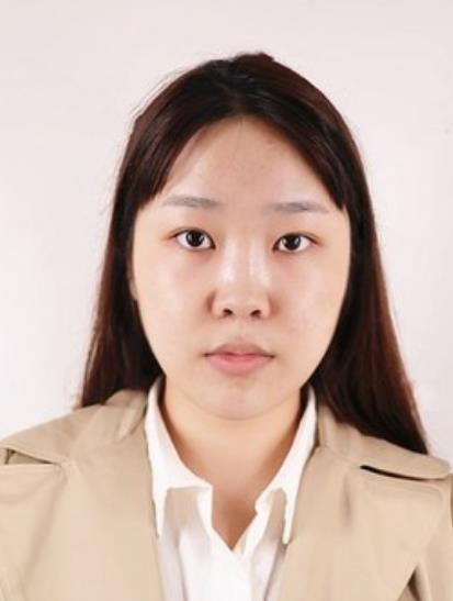 冼賀敏的磨骨瘦臉術(shù)前照片