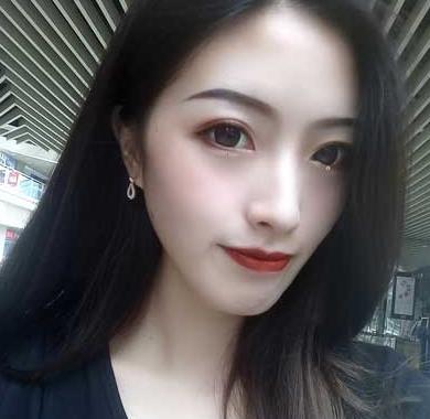 嵇啟政的埋線雙眼皮術(shù)前照片