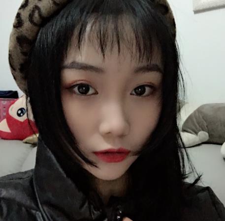 曾慶鵬的隆鼻術(shù)后照片