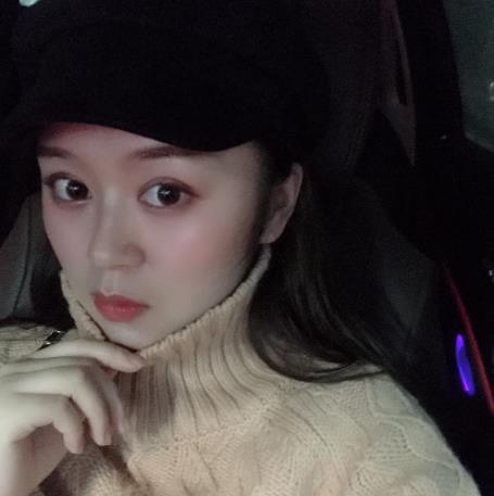 徐藝恬的雙眼皮術(shù)后照片