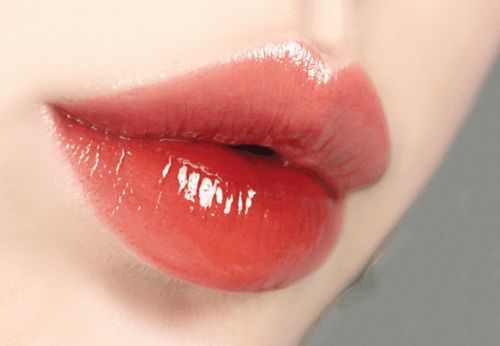 深圳一位醫(yī)生為王天國(guó)成功進(jìn)行鼻部整形，效果驚艷