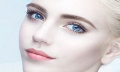 經(jīng)驗(yàn)豐富的廣元眼科專家?guī)懔私膺_(dá)芬奇雙眼皮手術(shù)，操作案例和費(fèi)用