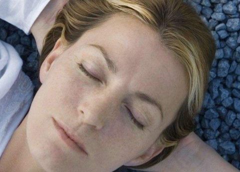 尊貴醫(yī)師為您詳解豐富的除皺方案，實測醫(yī)院醫(yī)師現(xiàn)場展示除皺實踐