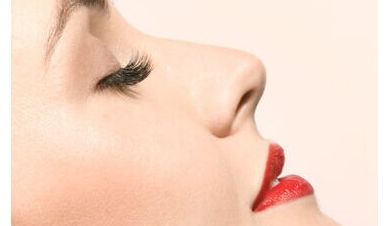 獻(xiàn)上北京的亞楠容悅蔣亞楠醫(yī)生簡(jiǎn)介，附隆鼻效果反饋圖！