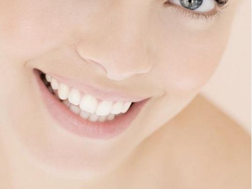 深圳富華醫(yī)療整形醫(yī)院隆胸專家推薦，患者口碑好評(píng)技術(shù)亮眼