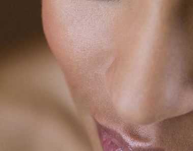 醫(yī)院隆鼻效果如何？名醫(yī)為您解答！詳見價(jià)格表及真實(shí)案例