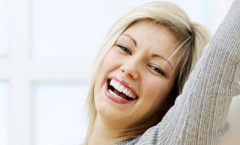 大連朗域整形醫(yī)院名醫(yī)胡勁松：揭秘除皺治療真實案例，種下美麗種子