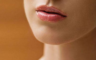 殷佳鵬整容效果引領(lǐng)時尚潮流，專家醫(yī)療團隊傾力打造助力美麗加分