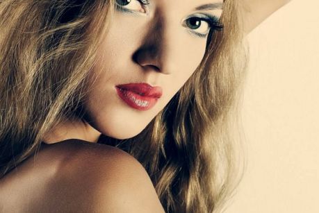 王歷整形醫(yī)生的專業(yè)背景與自體脂肪隆胸案例揭示醫(yī)療水平