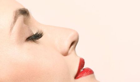 成都周維鼻部整形費(fèi)用和技術(shù)介紹，手術(shù)效果及術(shù)后真實(shí)案例分享