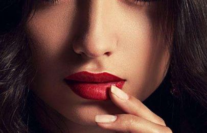 董巖巖選擇乳房手術(shù)前后的顯著變化，醫(yī)生特點(diǎn)和案例揭示