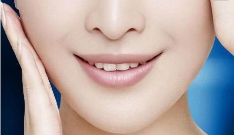 by2真的整容了嗎？探究背后的真相，揭秘姐妹花的外貌變化秘密