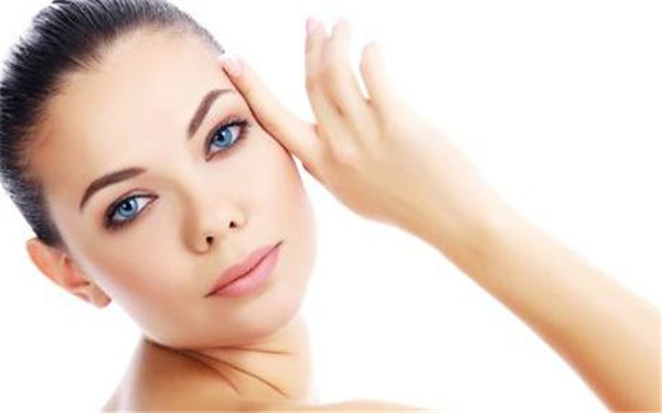 醫(yī)學(xué)美容療法：駝峰鼻矯正術(shù)的費(fèi)用多少？