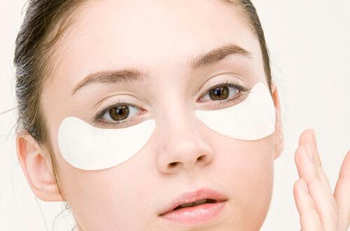 泫雅與金曉鐘的戀情是真的嗎？他們的約會(huì)照片有證據(jù)嗎？