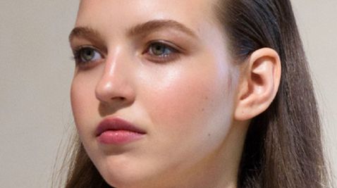 【成都雙眼皮】好醫(yī)院推薦！軍大、東籬等5家眼修復(fù)技術(shù)對比！