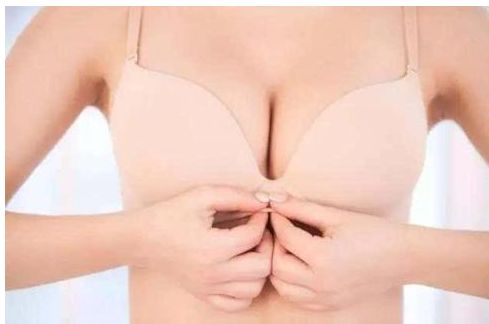 Jenny整容了嗎？探索她突如其來(lái)的變化背后的原因