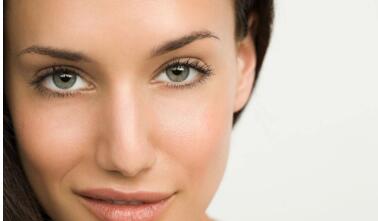 假體隆鼻會產(chǎn)生變形風(fēng)險(xiǎn)嗎？手術(shù)后的鼻部護(hù)理要怎么做呢？