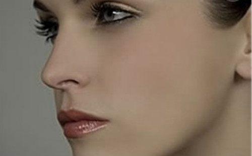 白銀市第一人民醫(yī)院燒傷與整形美容外科，擁有什么資質(zhì)？醫(yī)生團隊如何提供服務(wù)？