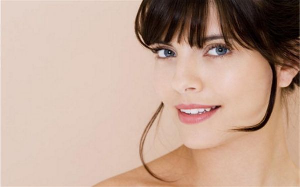 在杭州定制你的豐滿曲線：脂肪注射隆胸口碑前十醫(yī)院揭秘