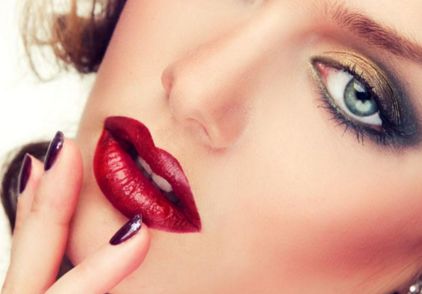 彤彤整容了嗎？揭秘明星整容的真相