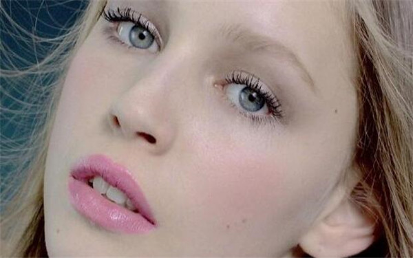 西安西美整形外科中心醫(yī)生如何通過真實(shí)案例分享幫助患者實(shí)現(xiàn)醫(yī)美愿望？