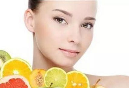 劉亦菲是否接受整容手術(shù)呢？讓我們一起來(lái)探討她的美麗變化！