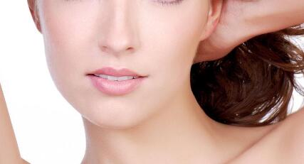 像素激光治療價(jià)格如何？向?qū)＜伊私庾⒁馐马?xiàng)