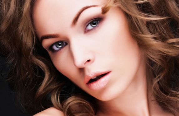 現在，上海哪家醫(yī)院開雙眼皮好？排名前五強實力醫(yī)院大揭秘！