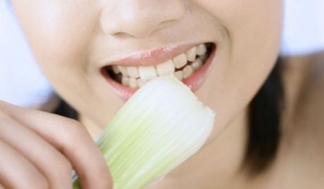 古劍奇譚：揭秘明星整容流行趨勢，鄭爽成為關注焦點！