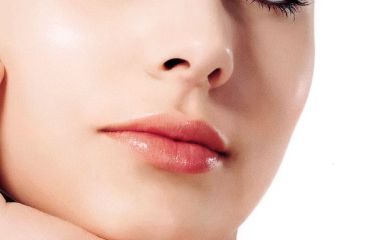 張根碩整容了嗎？從容貌變化看他的美麗轉(zhuǎn)變.