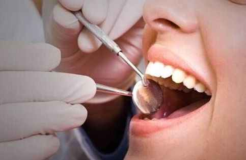 女人下巴尖是否整容？揭示真相，帶你一探究竟！