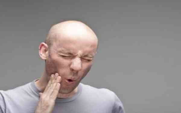 重醫(yī)一院整形科哪位醫(yī)生擅長面部吸脂手術(shù)？是否由張恒術(shù)醫(yī)生負(fù)責(zé)雙眼皮手術(shù)？