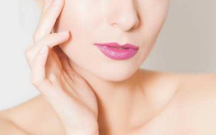 如何通過食譜來提升美容養(yǎng)生效果？如何既豐胸又減肥、補(bǔ)氣色又排毒養(yǎng)顏？