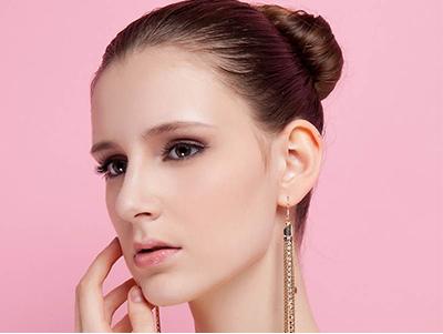 上海東方醫(yī)院美容整形科的價格收費清單是什么？有哪些口碑醫(yī)生值得推薦？