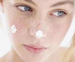 探討余男整容傳聞：真相揭秘！