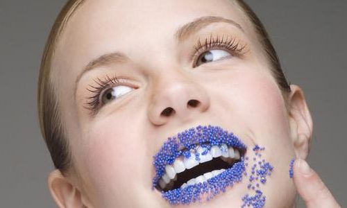 揭秘bee是否進(jìn)行了整容：了解她的改變與發(fā)展