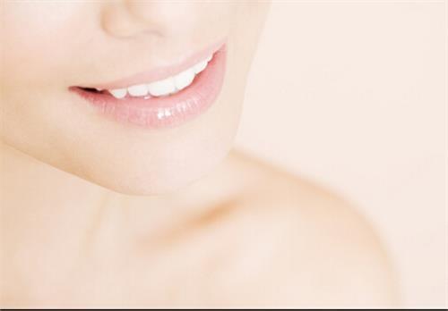 鄭州艾美整形醫(yī)院簡(jiǎn)介：安全權(quán)威的整形醫(yī)院有哪些特點(diǎn)？整形手術(shù)安全可靠嗎？