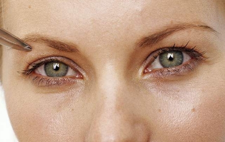 鼻子塌是怎么回事？通過隆鼻術(shù)前后顏值上升80%真的可信嗎？