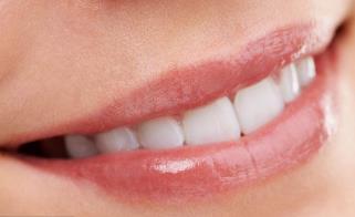 咸陽彩虹醫(yī)院美容整形科醫(yī)生團隊真的那么專業(yè)靠譜嗎？他們的技術(shù)水平如何？他們的服務(wù)態(tài)度好嗎？