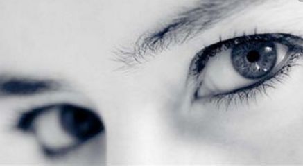 揭秘明星白冰的美麗進化之路：探討是否進行了整容操作