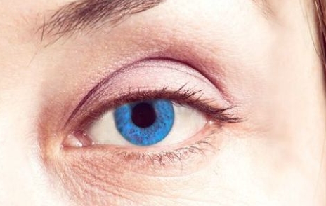 安吉麗娜朱莉?yàn)槭裁礈p肥成功？證據(jù)照片火速曝光！