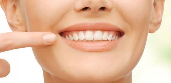 揭秘楊穎整容傳聞：她真的動(dòng)過刀嗎？