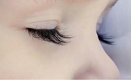 揭秘演員董潔整容傳聞：真相究竟如何？