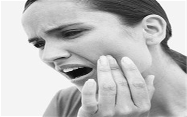 硅膠隆鼻需要多久恢復(fù)自然？隆鼻后應(yīng)注意的事項是什么？