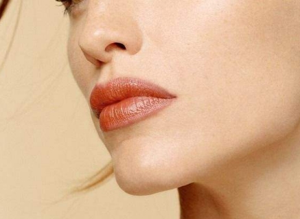 上海做祛眼袋手術的費用怎么樣？