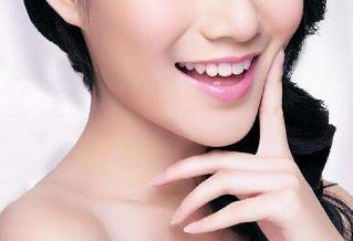 昆明美立方醫(yī)療美容醫(yī)院有優(yōu)質(zhì)醫(yī)生嗎？怎樣了解該醫(yī)院的服務(wù)質(zhì)量和專業(yè)程度？