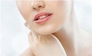 金基范整容是真的嗎？一個(gè)青澀練習(xí)生的華麗蛻變！