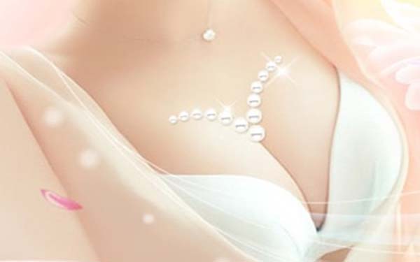 該女性做了假體隆胸，三十年后取出后，結(jié)果出人意料！這是什么情況？