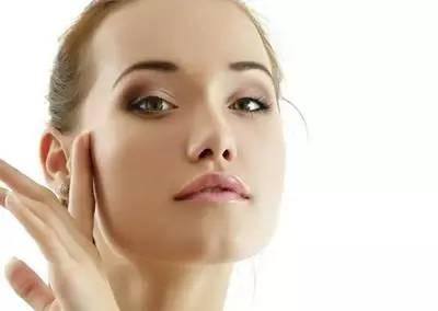 天佑醫(yī)院醫(yī)療整形科是否有經(jīng)驗(yàn)豐富的坐診醫(yī)生？