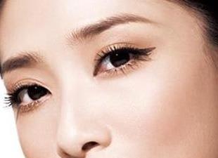 金泫雅整容后的真實面貌是什么樣的？與其他韓圈Idol相比有何不同之處？